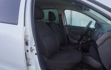 Renault Logan II, 2017 год, 670 333 рублей, 12 фотография