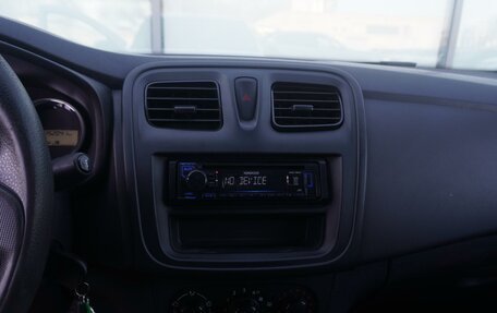 Renault Logan II, 2017 год, 670 333 рублей, 20 фотография