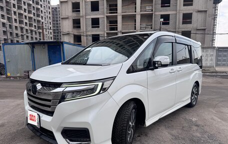 Honda Stepwgn IV, 2020 год, 2 350 000 рублей, 3 фотография