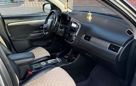 Mitsubishi Outlander III рестайлинг 3, 2013 год, 1 250 000 рублей, 12 фотография