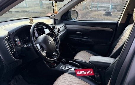 Mitsubishi Outlander III рестайлинг 3, 2013 год, 1 250 000 рублей, 10 фотография