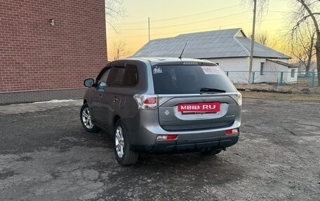 Mitsubishi Outlander III рестайлинг 3, 2013 год, 1 250 000 рублей, 6 фотография