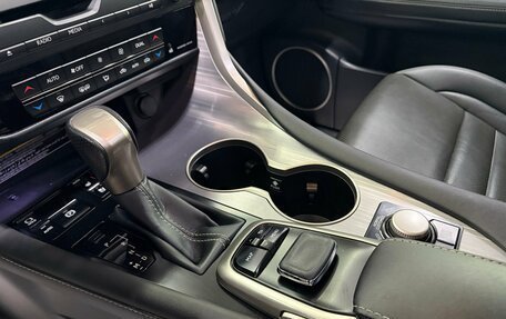 Lexus RX IV рестайлинг, 2018 год, 4 540 000 рублей, 20 фотография