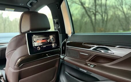 BMW 7 серия, 2016 год, 2 940 000 рублей, 11 фотография