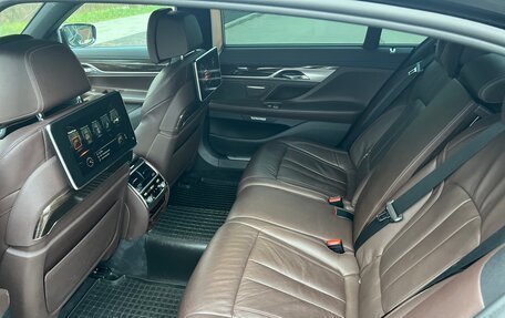 BMW 7 серия, 2016 год, 2 940 000 рублей, 12 фотография