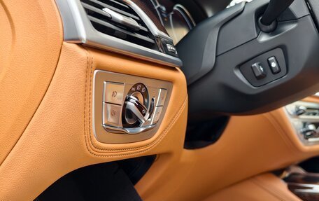 BMW 7 серия, 2016 год, 4 070 000 рублей, 26 фотография