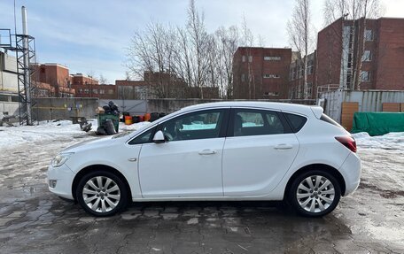 Opel Astra J, 2011 год, 835 000 рублей, 2 фотография