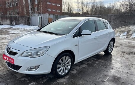 Opel Astra J, 2011 год, 835 000 рублей, 4 фотография