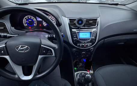 Hyundai Solaris II рестайлинг, 2012 год, 900 000 рублей, 6 фотография