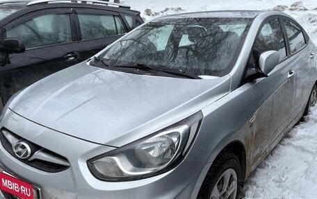 Hyundai Solaris II рестайлинг, 2012 год, 900 000 рублей, 2 фотография