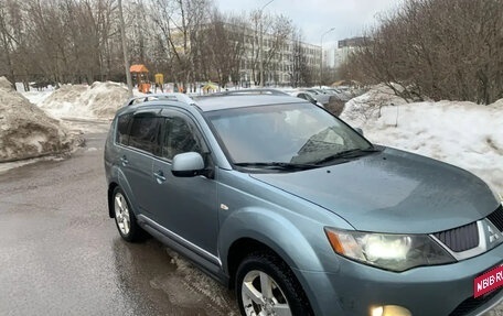 Mitsubishi Outlander III рестайлинг 3, 2008 год, 800 000 рублей, 2 фотография