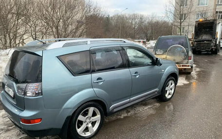 Mitsubishi Outlander III рестайлинг 3, 2008 год, 800 000 рублей, 7 фотография