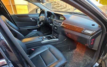 Mercedes-Benz E-Класс, 2012 год, 1 230 000 рублей, 13 фотография