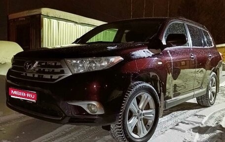 Toyota Highlander III, 2013 год, 2 150 000 рублей, 1 фотография