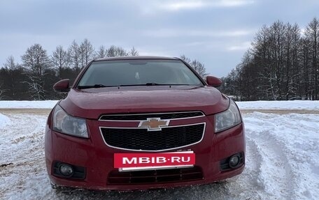 Chevrolet Cruze II, 2010 год, 615 000 рублей, 3 фотография