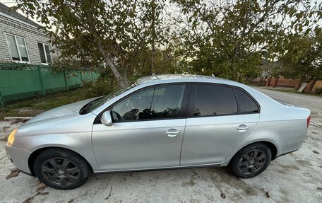 Volkswagen Jetta VI, 2009 год, 770 000 рублей, 3 фотография