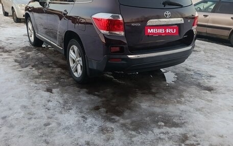 Toyota Highlander III, 2013 год, 2 150 000 рублей, 6 фотография