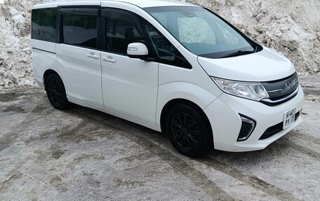Honda Stepwgn IV, 2016 год, 1 850 000 рублей, 2 фотография