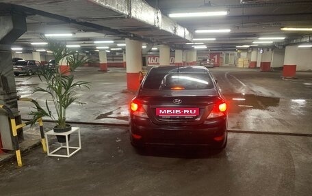 Hyundai Solaris II рестайлинг, 2011 год, 435 000 рублей, 3 фотография