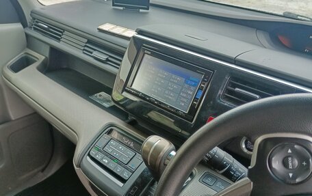 Honda Stepwgn IV, 2016 год, 1 850 000 рублей, 5 фотография