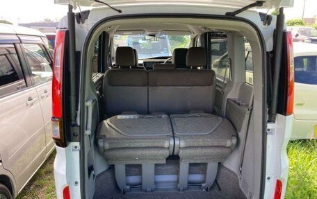 Honda Stepwgn IV, 2016 год, 1 850 000 рублей, 24 фотография