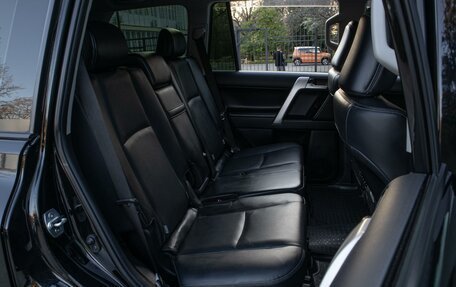 Toyota Land Cruiser Prado 150 рестайлинг 2, 2021 год, 6 599 000 рублей, 10 фотография