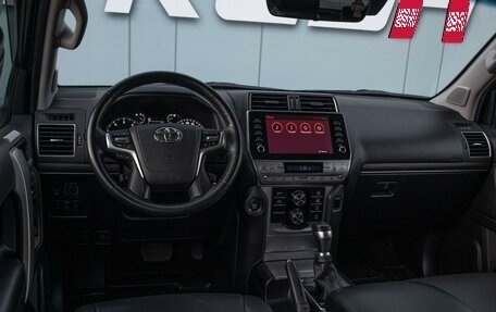 Toyota Land Cruiser Prado 150 рестайлинг 2, 2021 год, 6 599 000 рублей, 9 фотография