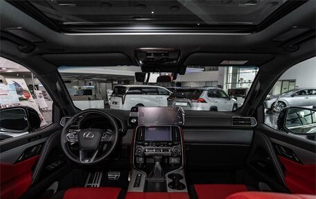 Lexus LX, 2024 год, 21 000 000 рублей, 14 фотография