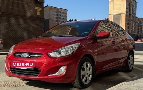 Hyundai Solaris II рестайлинг, 2013 год, 880 000 рублей, 2 фотография