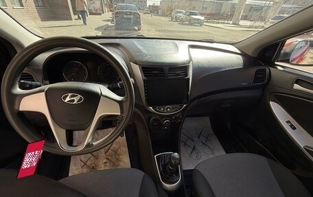 Hyundai Solaris II рестайлинг, 2013 год, 880 000 рублей, 8 фотография