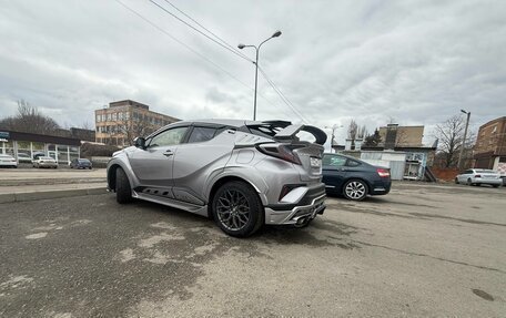 Toyota C-HR I рестайлинг, 2017 год, 2 500 000 рублей, 2 фотография