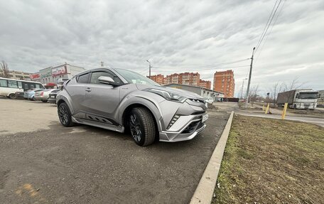 Toyota C-HR I рестайлинг, 2017 год, 2 500 000 рублей, 4 фотография