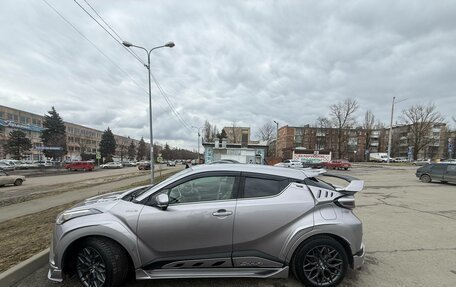Toyota C-HR I рестайлинг, 2017 год, 2 500 000 рублей, 14 фотография