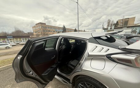 Toyota C-HR I рестайлинг, 2017 год, 2 500 000 рублей, 12 фотография