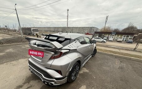 Toyota C-HR I рестайлинг, 2017 год, 2 500 000 рублей, 3 фотография