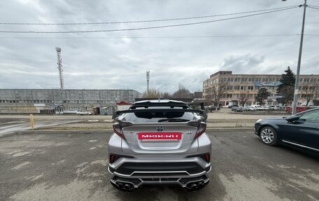 Toyota C-HR I рестайлинг, 2017 год, 2 500 000 рублей, 16 фотография