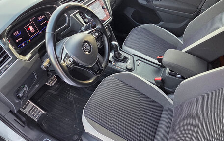 Volkswagen Tiguan II, 2019 год, 2 520 000 рублей, 4 фотография