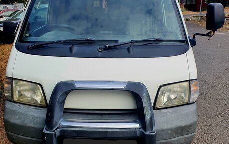 Mazda Bongo IV, 2002 год, 430 000 рублей, 3 фотография