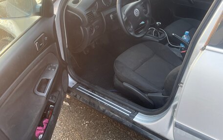 Volkswagen Passat B5+ рестайлинг, 2002 год, 235 000 рублей, 8 фотография