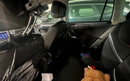 Volkswagen Tiguan II, 2017 год, 2 690 000 рублей, 8 фотография