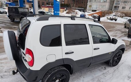 Chevrolet Niva I рестайлинг, 2016 год, 790 000 рублей, 3 фотография