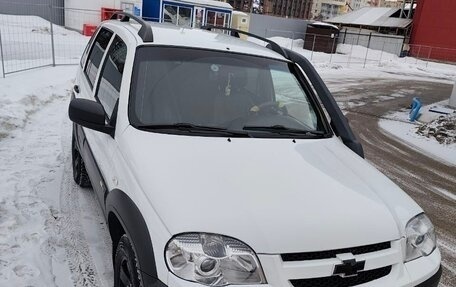 Chevrolet Niva I рестайлинг, 2016 год, 790 000 рублей, 2 фотография