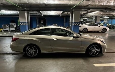 Mercedes-Benz E-Класс, 2015 год, 3 100 000 рублей, 7 фотография