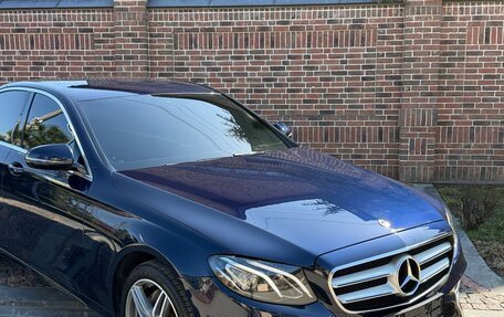 Mercedes-Benz E-Класс, 2019 год, 3 550 000 рублей, 7 фотография