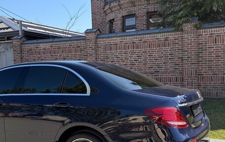 Mercedes-Benz E-Класс, 2019 год, 3 550 000 рублей, 15 фотография