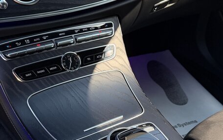 Mercedes-Benz E-Класс, 2019 год, 3 550 000 рублей, 22 фотография