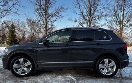 Volkswagen Tiguan II, 2020 год, 3 690 000 рублей, 2 фотография