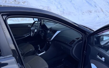 Hyundai Solaris II рестайлинг, 2011 год, 530 000 рублей, 9 фотография