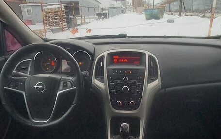 Opel Astra J, 2011 год, 530 000 рублей, 11 фотография
