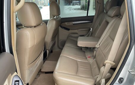 Toyota Land Cruiser Prado 120 рестайлинг, 2004 год, 1 300 000 рублей, 13 фотография